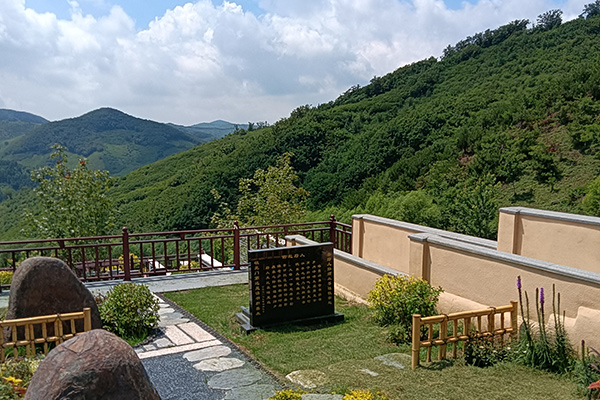 沈阳墓地朝向选择：朝南优势与综合考量